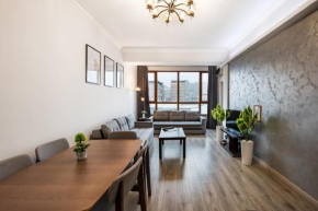 2 bedroom with balcony near Opera